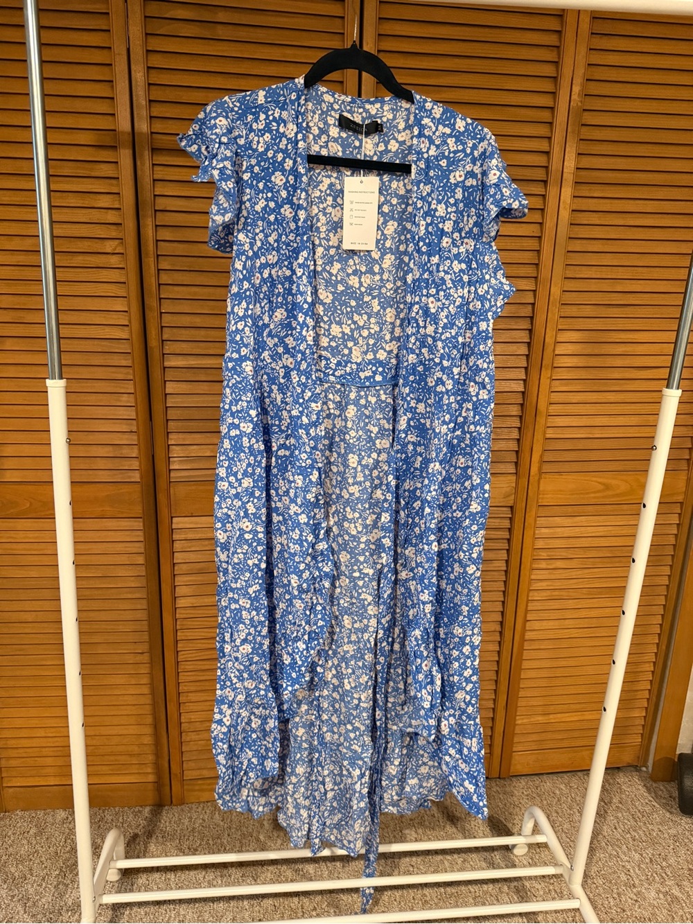 NWT Blue Ditsy Floral V-Neck Ruffle Wrap Maxi Dress L flutter sleeves layering